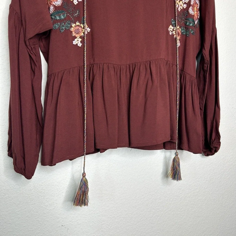 Chelsea & Violet Merlot Floral Print and Embroidered Swing Bubble Sleeve Top XS - Picture 5 of 8